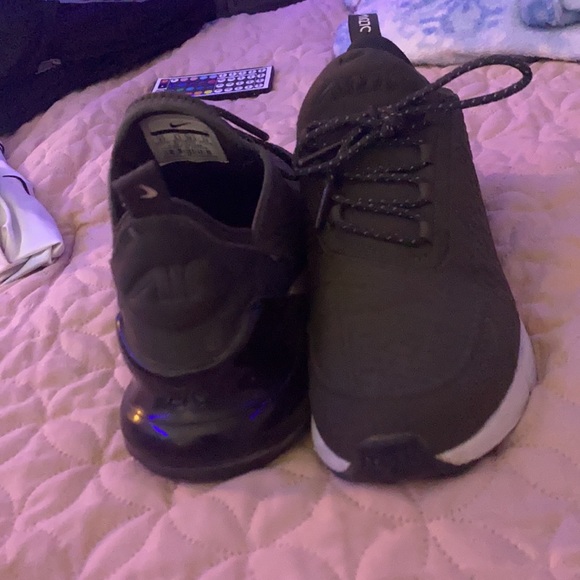 nike airmax 270, too small worn handful of times. - Picture 3 of 3